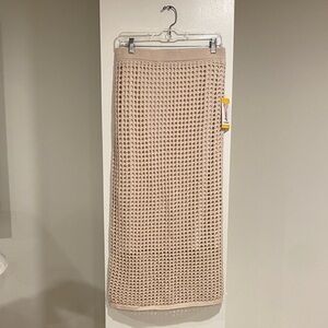 Steve Madden NWT attached crochet skirt in beige 
Size M